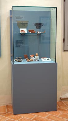 Vetrina 12